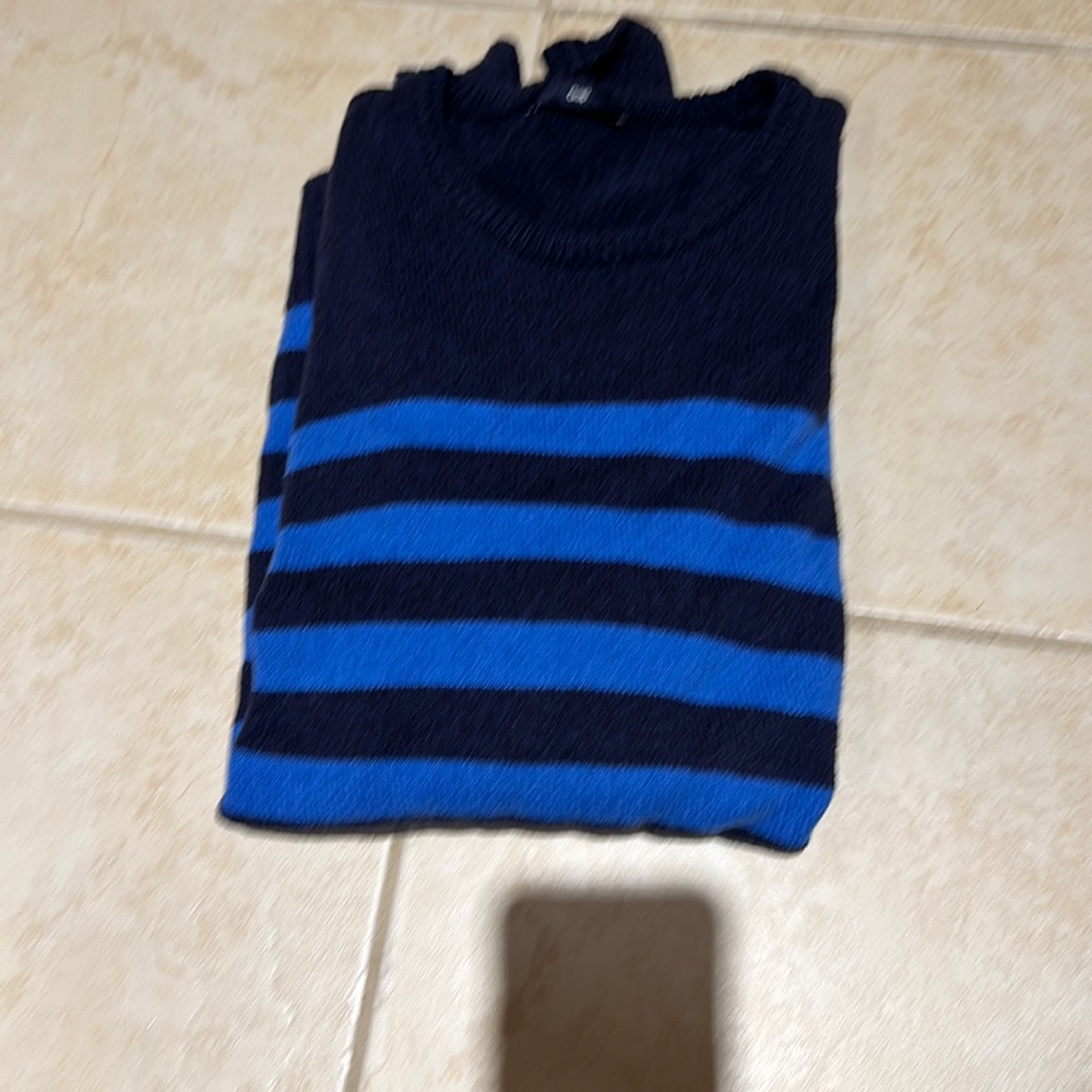 Vintage Men’s Gap sweater size medium - blue stripe sweater
